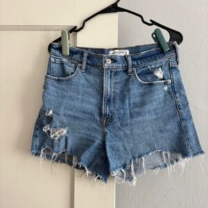 Abercrombie & Fitch 4” High Rise Mom Short Size 4